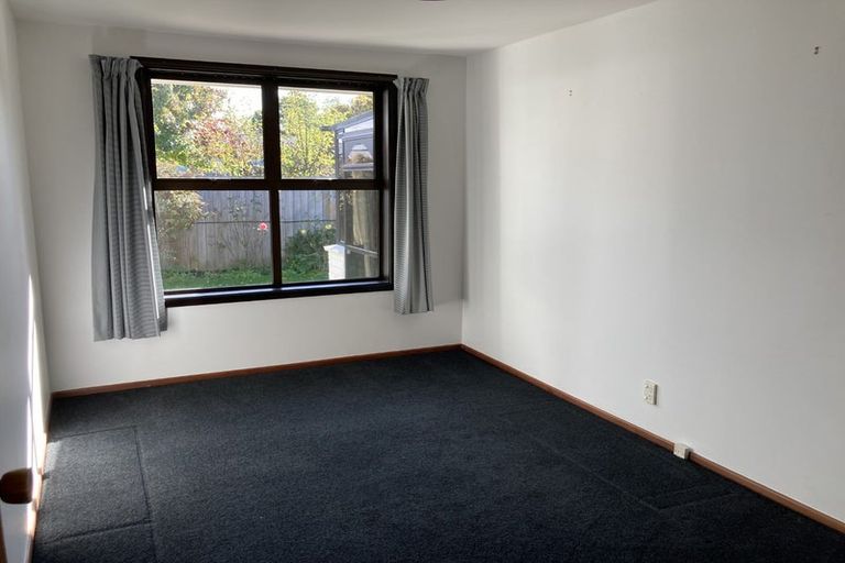 Photo of property in 15 Resolution Place, Bryndwr, Christchurch, 8053