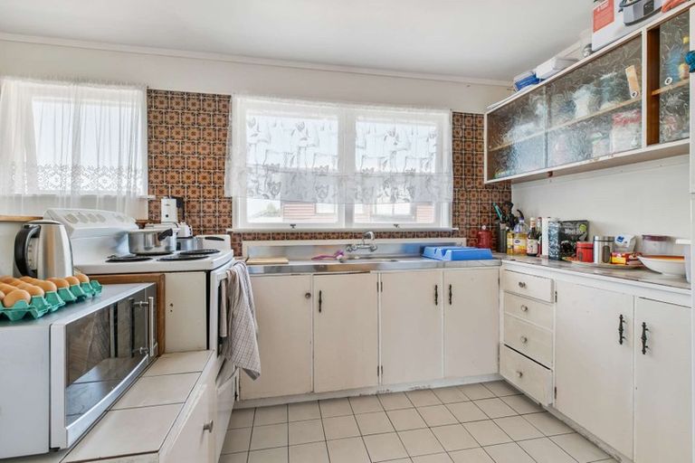 Photo of property in 11 Domain Road, Weymouth, Auckland, 2103