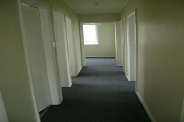 Photo of property in 28 Bellona Place, Cannons Creek, Porirua, 5024