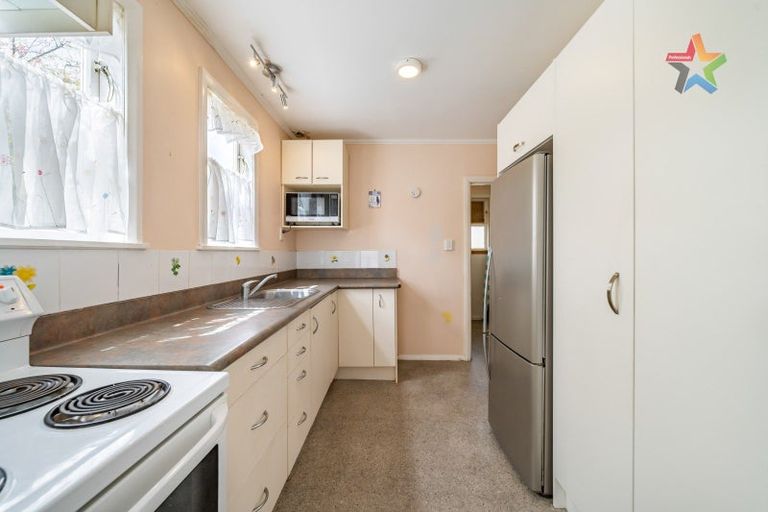 Photo of property in 6 Lockwood Crescent, Taita, Lower Hutt, 5011