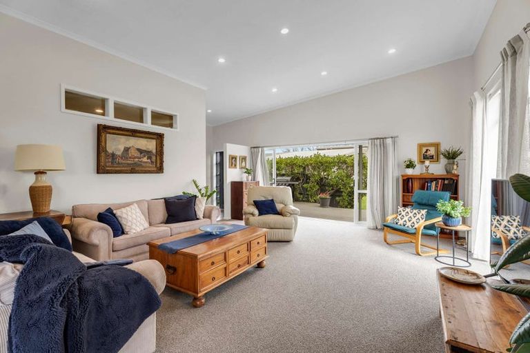 Photo of property in 18 Pacific Place, Whitianga, 3510
