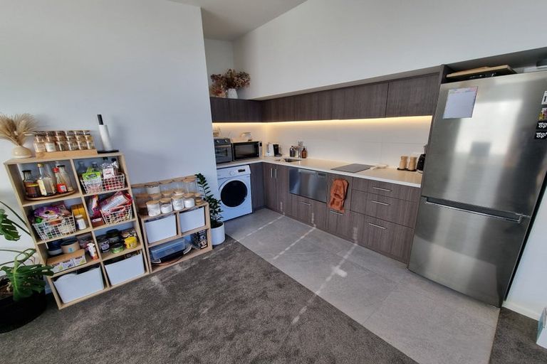 Photo of property in 2/105 Onewa Road, Northcote, Auckland, 0627