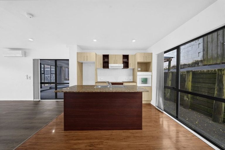 Photo of property in 19 Rakich Place, Henderson, Auckland, 0612