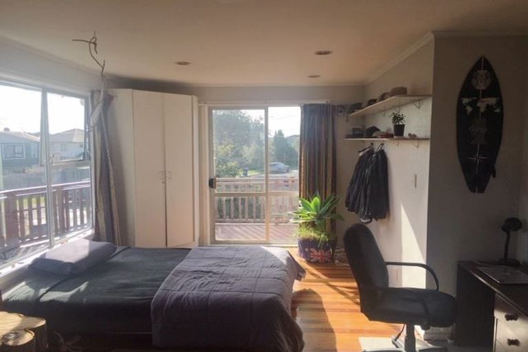 Photo of property in 1d Vanguard Road, Kelston, Auckland, 0602