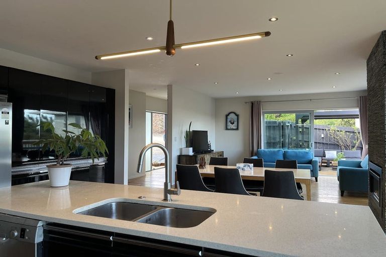 Photo of property in 17 Limmer Place, Browns Bay, Auckland, 0632