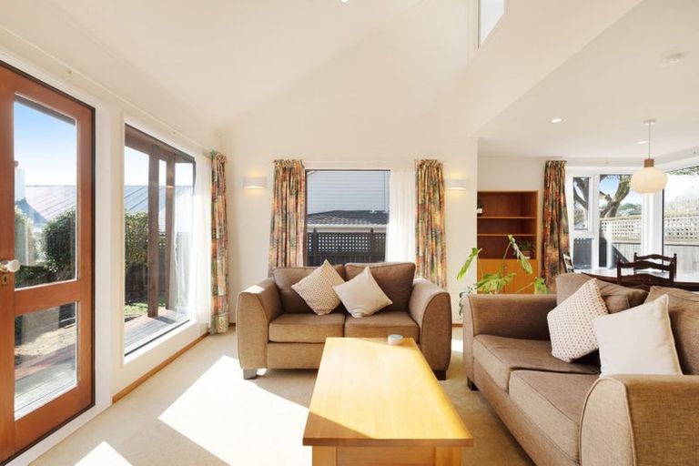 Photo of property in 24a Beauchamp Street, Karori, Wellington, 6012