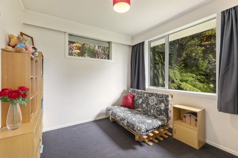 Photo of property in 30 Poto Road, Normandale, Lower Hutt, 5010