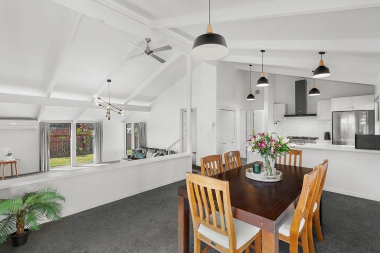 Photo of property in 27 Withells Road, Avonhead, Christchurch, 8042