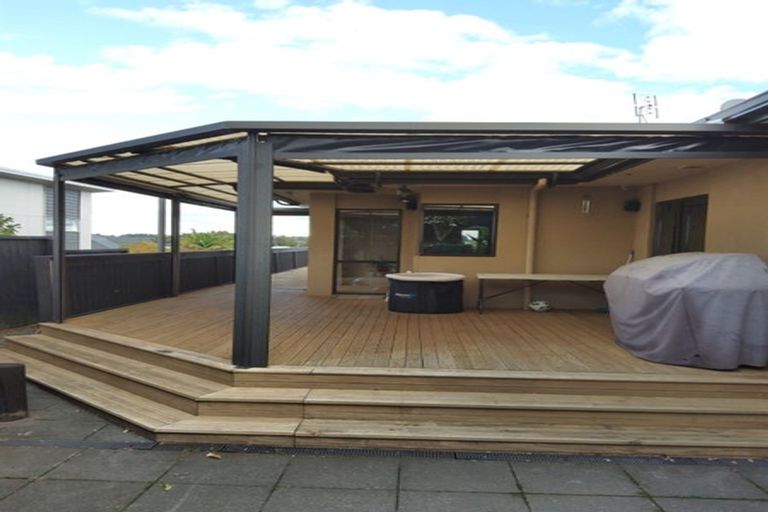 Photo of property in 2 Ellivani Rise, Pukekohe, 2120