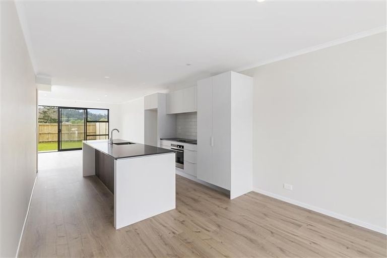 Photo of property in 16 Vincent Mcgrath Crescent, Swanson, Auckland, 0614