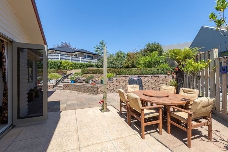 Photo of property in 22 Waipuna Place, Rototuna, Hamilton, 3210