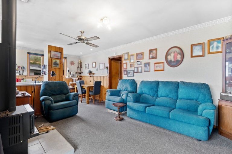 Photo of property in 11 Sandown Street, Waihola, Milton, 9073