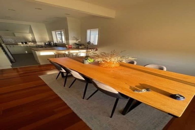 Photo of property in 10 The Quadrant, Miramar, Wellington, 6022