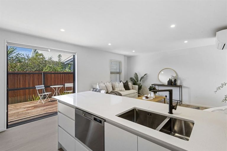 Photo of property in 2/112 Milton Street, Somerfield, Christchurch, 8024