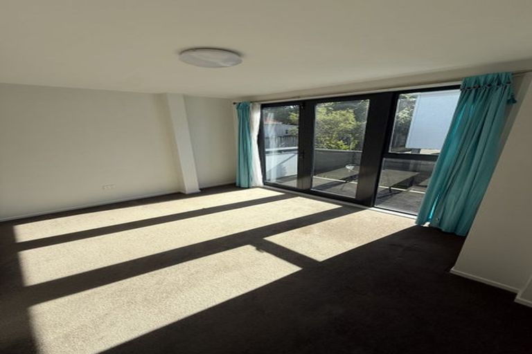 Photo of property in 3/464 Adelaide Road, Berhampore, Wellington, 6023