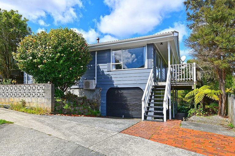 Photo of property in 52 Lord Street, Stokes Valley, Lower Hutt, 5019
