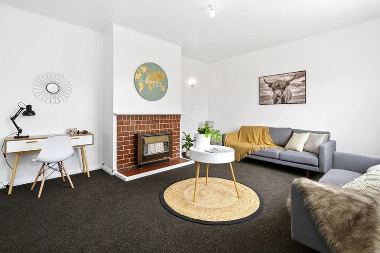 Photo of property in 96b Waiwhetu Road, Waterloo, Lower Hutt, 5011