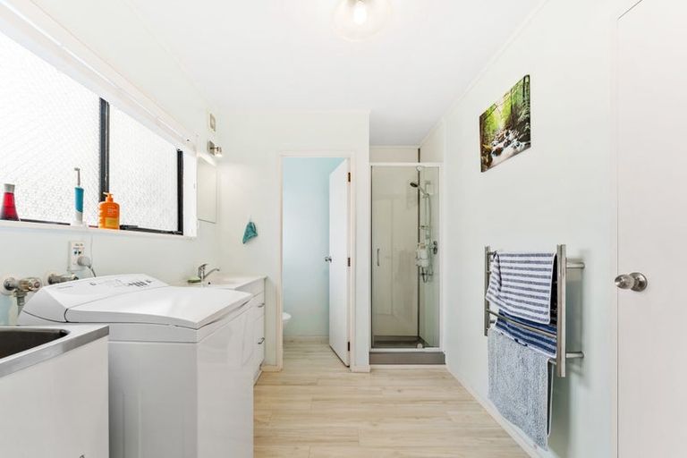 Photo of property in 30 Holiday Road, Stanmore Bay, Whangaparaoa, 0932