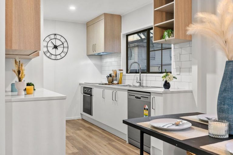 Photo of property in 28 Mcquarrie Avenue, Wattle Downs, Auckland, 2103