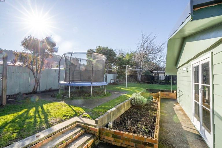 Photo of property in 45f Brandon Street, Featherston, 5710