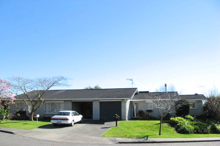 Photo of property in 1 Eglinton Place, Havelock North, 4130