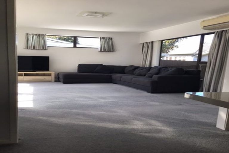 Photo of property in 2/5 Nelson Avenue, Northcote Point, Auckland, 0627