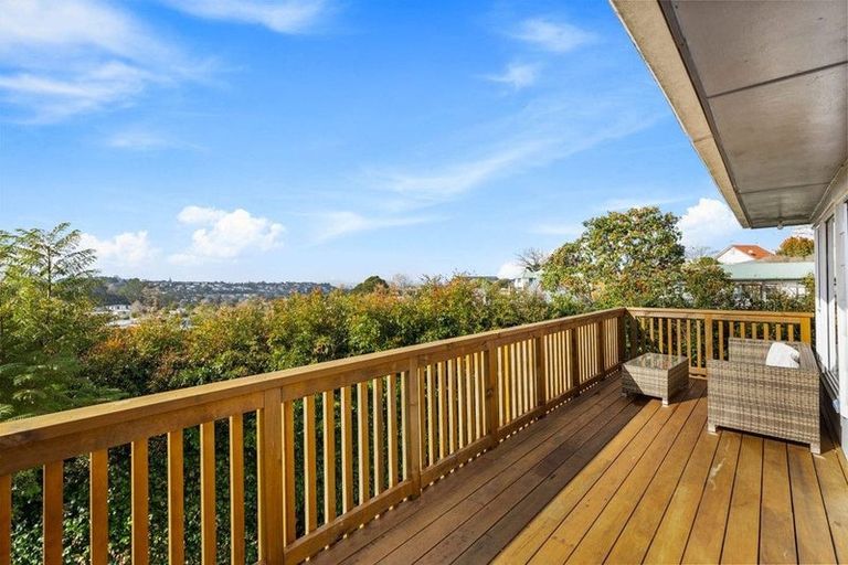 Photo of property in 13 Mcclintock Road, Massey, Auckland, 0614