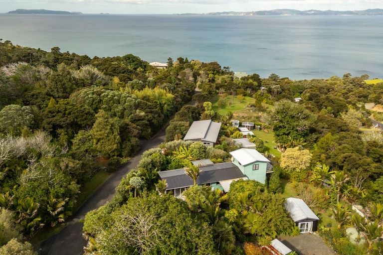 Photo of property in 15 Puriri Place, Tuateawa, Coromandel, 3583