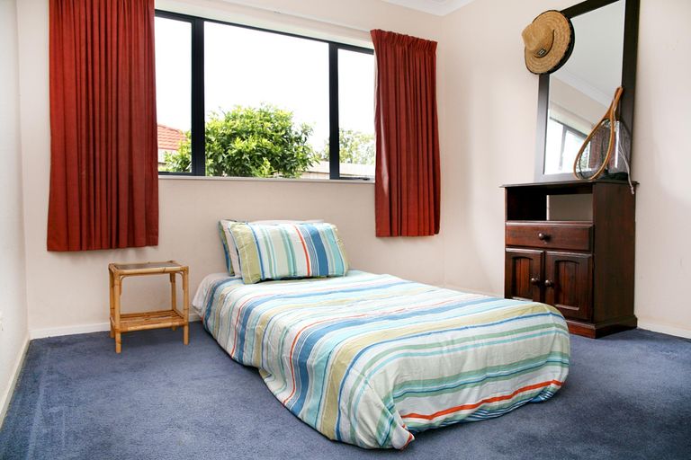 Photo of property in 25 Crannog Fen, Wattle Downs, Auckland, 2103