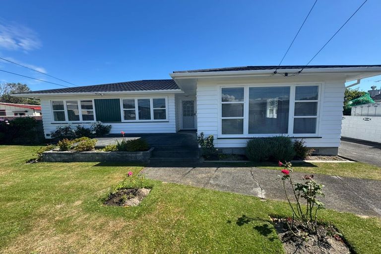 Photo of property in 33 Rosebank Avenue, Avalon, Lower Hutt, 5011