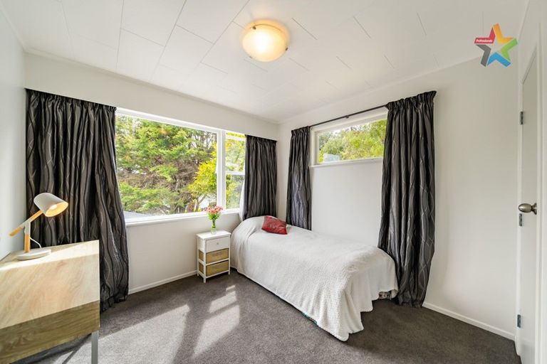 Photo of property in 19 Timaru Grove, Kelson, Lower Hutt, 5010