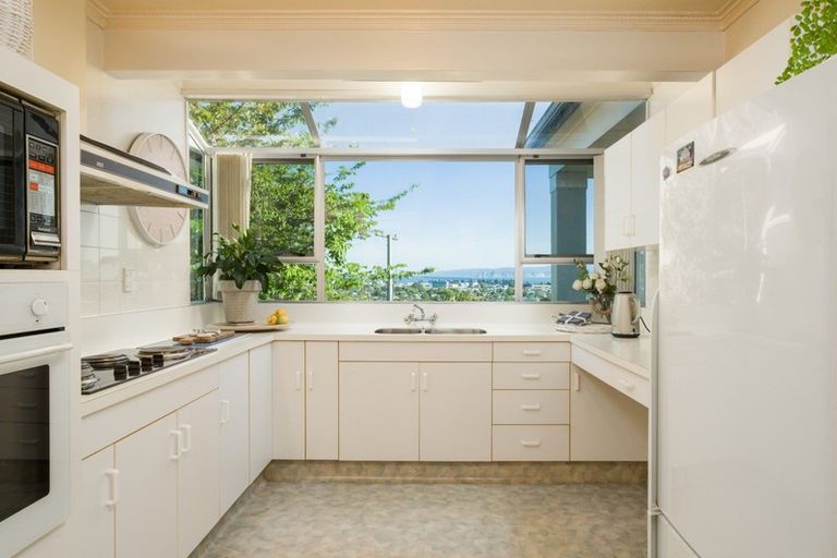 Photo of property in 2 Hill Road, Whataupoko, Gisborne, 4010