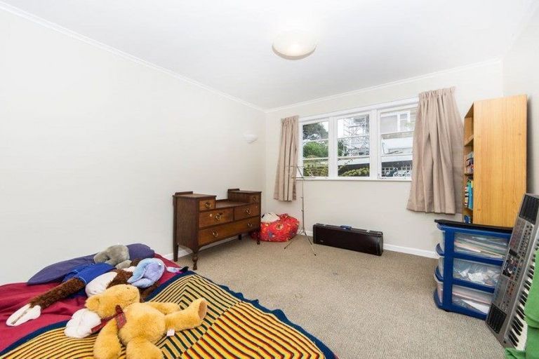 Photo of property in 96 Manuka Road, Bayview, Auckland, 0629