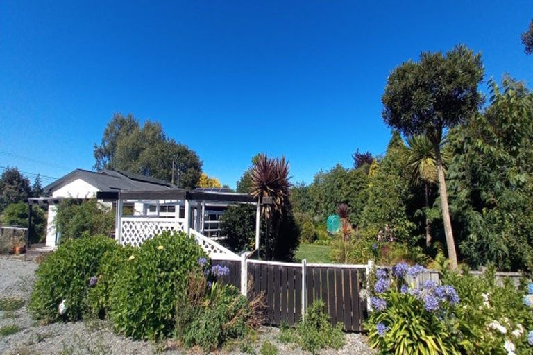 Photo of property in 33 Clifden Highway, Tuatapere, 9620