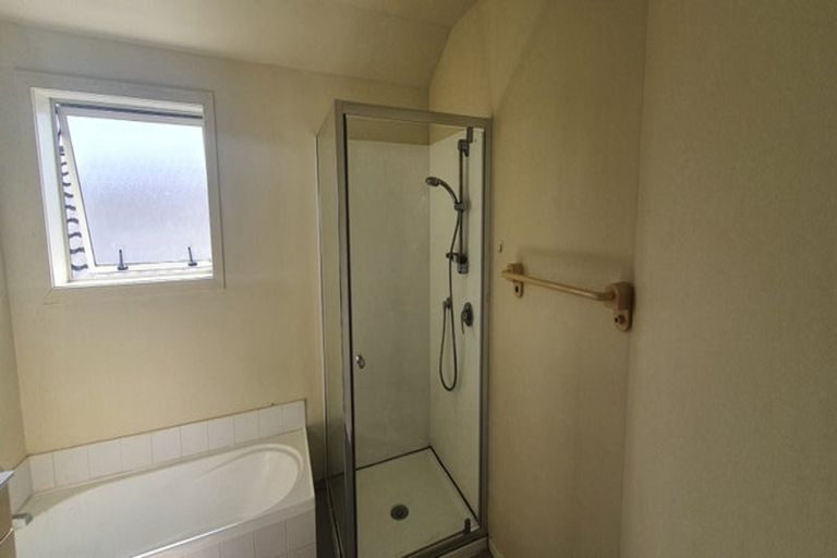 Photo of property in 7/20 Fields Parade, Oteha, Auckland, 0632