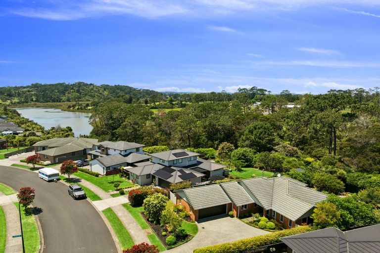 Photo of property in 70 Pohutukawa Parade, Riverhead, 0820