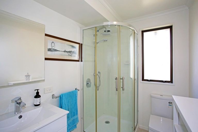 Photo of property in 580 Burtt Road, Runciman, Drury, 2578