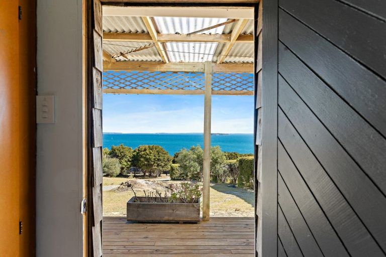 Photo of property in 9 Elizabeth Point Road, Kawau Island, 0920