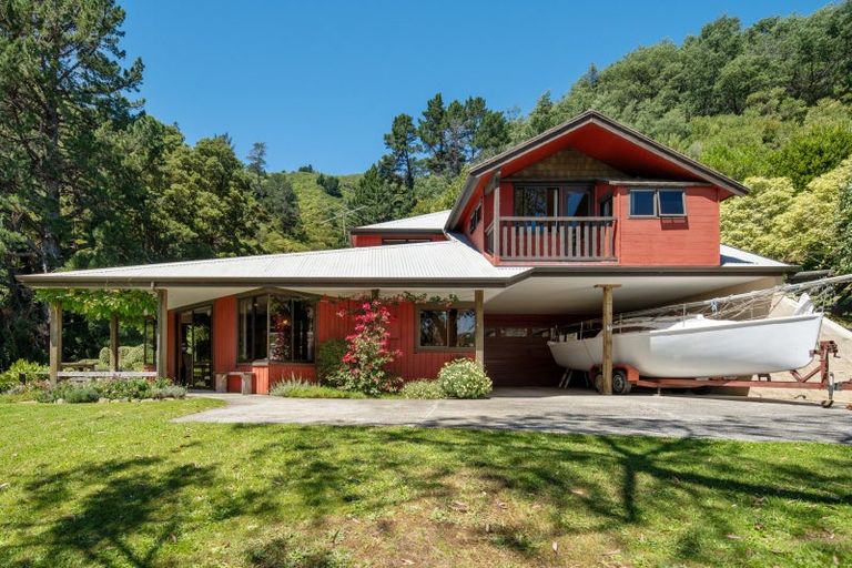 Photo of property in 20 Lincoln Street, Picton, 7220