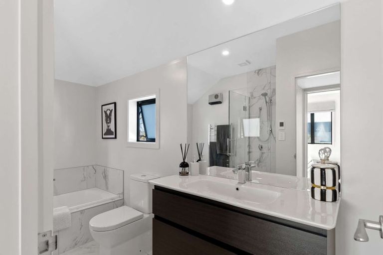 Photo of property in 2/218 Springfield Road, St Albans, Christchurch, 8014