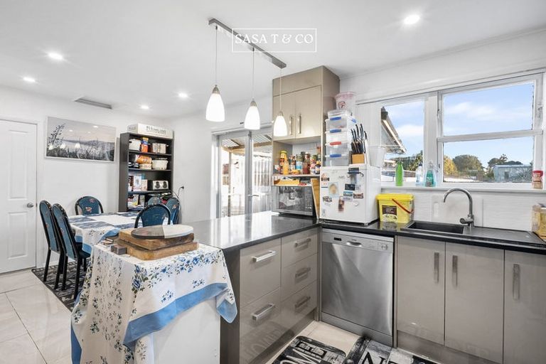 Photo of property in 8 Julian Place, Otara, Auckland, 2023