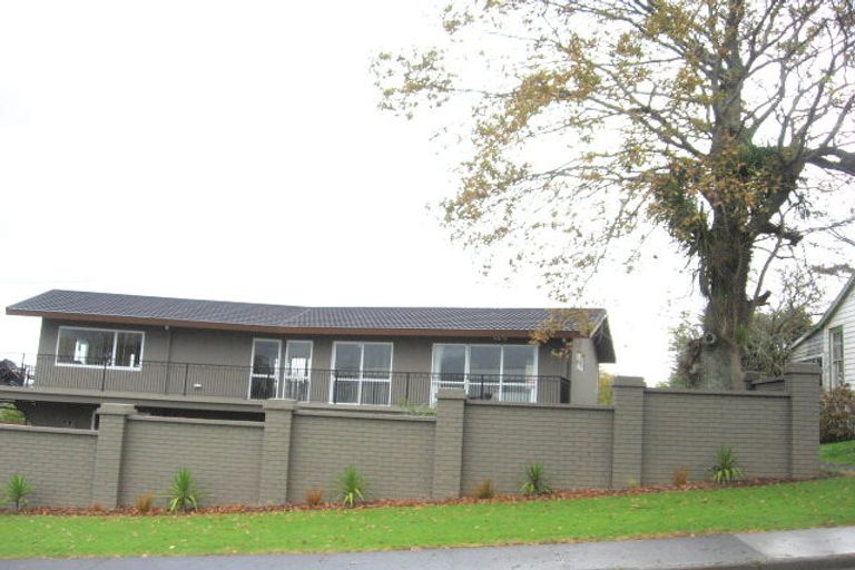 Photo of property in 35 Beach Road, Mellons Bay, Auckland, 2014