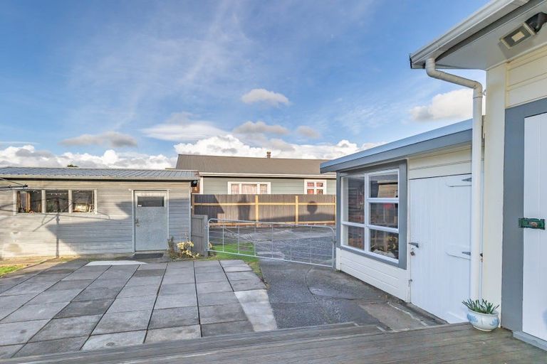 Photo of property in 2 Weraroa Road, Levin, 5510