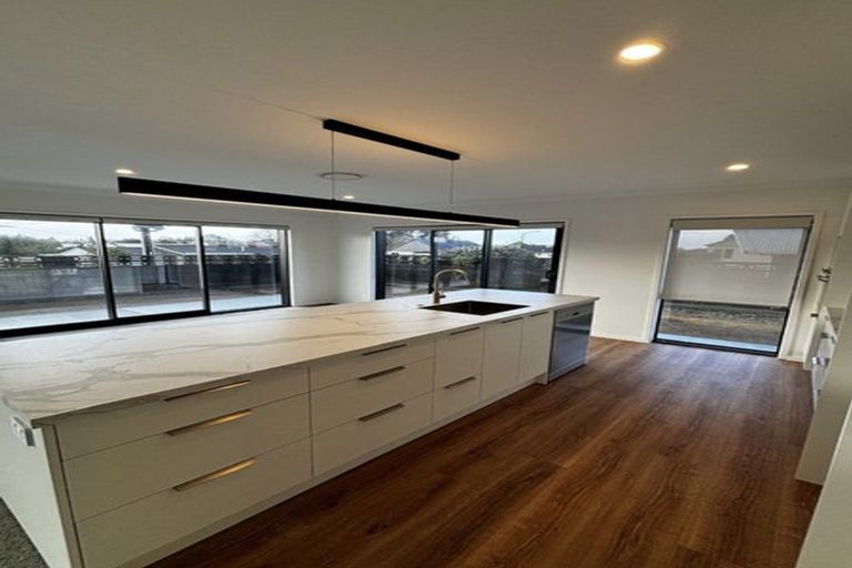 Photo of property in 12 Wilton Street, Westown, New Plymouth, 4310