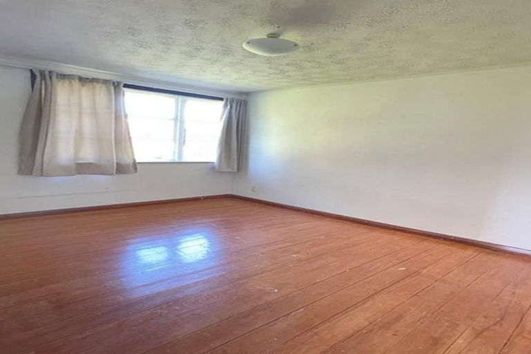 Photo of property in 87 Hillsborough Road, Hillsborough, Auckland, 1042