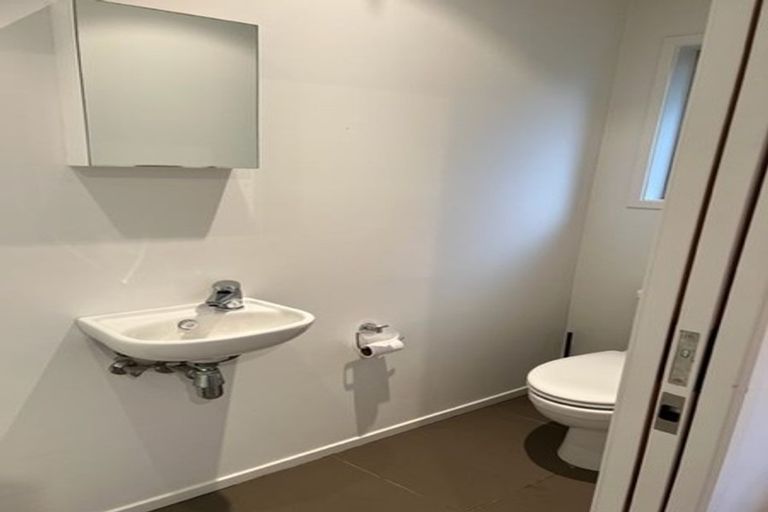 Photo of property in 906 Beach Road, Waiake, Auckland, 0630