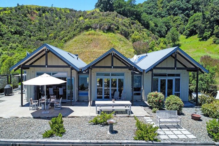 Photo of property in 8 Ohiwa Cove Rise, Waiotahe, Opotiki, 3198
