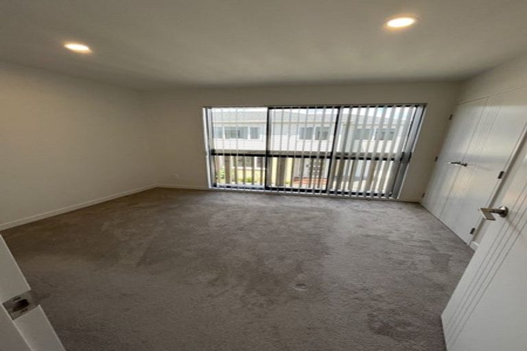 Photo of property in 17 Woodford Avenue, Woodend, 7610