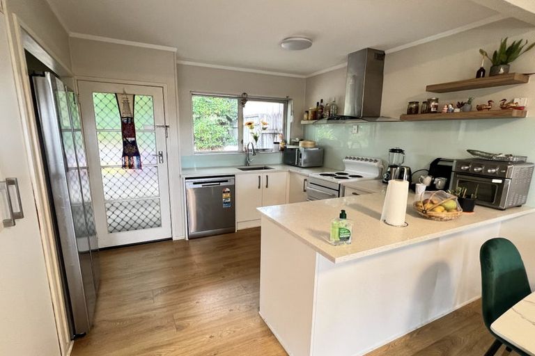Photo of property in 3/89 Birkdale Road, Birkdale, Auckland, 0626
