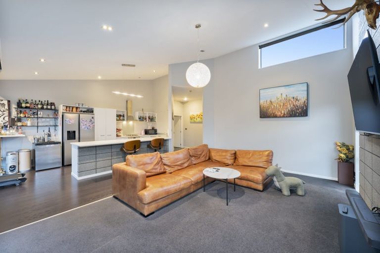 Photo of property in 94 Lake Panorama Drive, Henderson Valley, Auckland, 0612